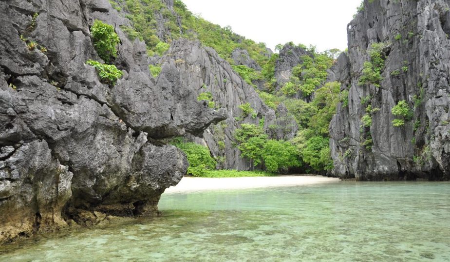 Hidden beach palawan